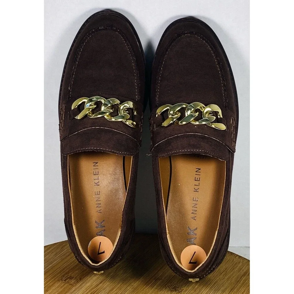 Anne Klein Loafers Brown Faux Suede Chain Detail Size 7M Chunky Preppy Classic
